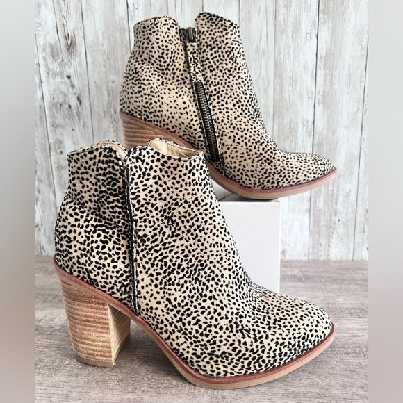 Mia Animal Print Tracee Heeled Boots - Picture 1 of 5